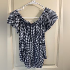 Super cute off the shoulder blouse. Size XS